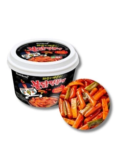 Koreańskie kluski ryżowe tteokbokki topokki z kurczakiem instant danie w ostrym sosie halal samyang 185g